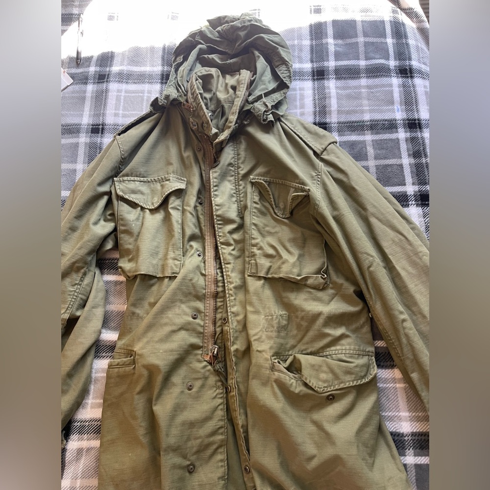 Hooded Military Style Jacket (Green)No Tags,Maybe a LG Used-Minor wear and tear
